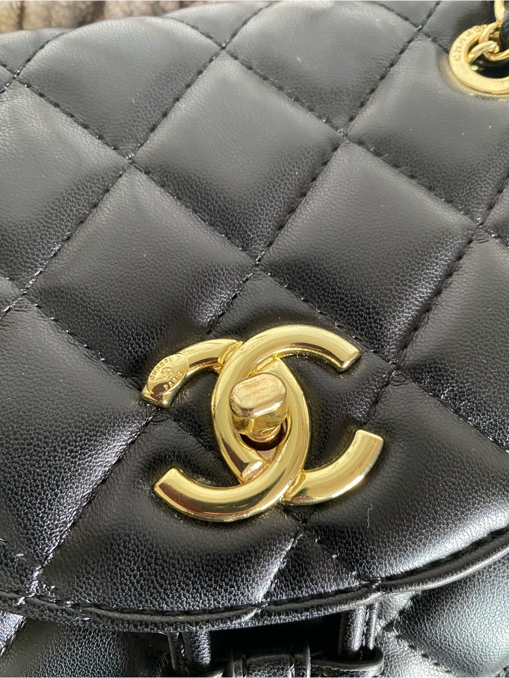 QUILTED CHAIN BACKPACK - Picture 9 of 15